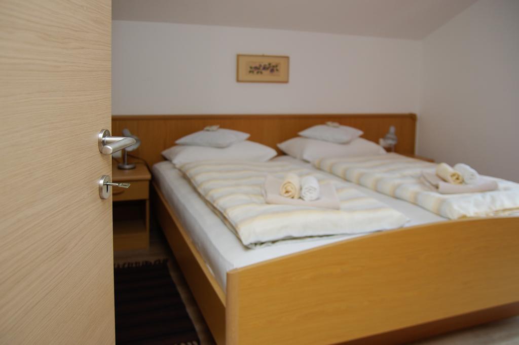 Apartamento Haus Sonnegg Marlengo Exterior foto