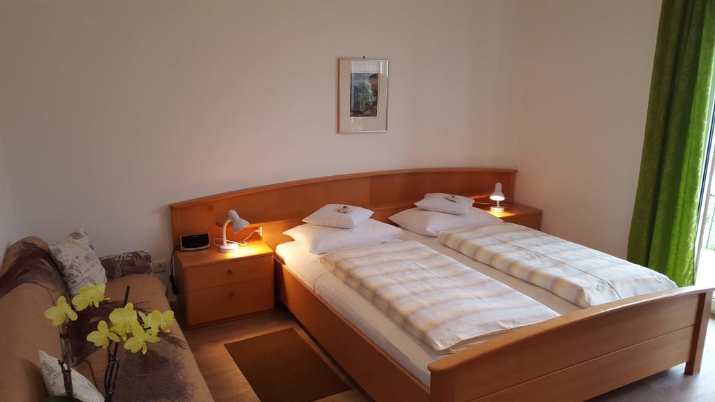 Apartamento Haus Sonnegg Marlengo Exterior foto